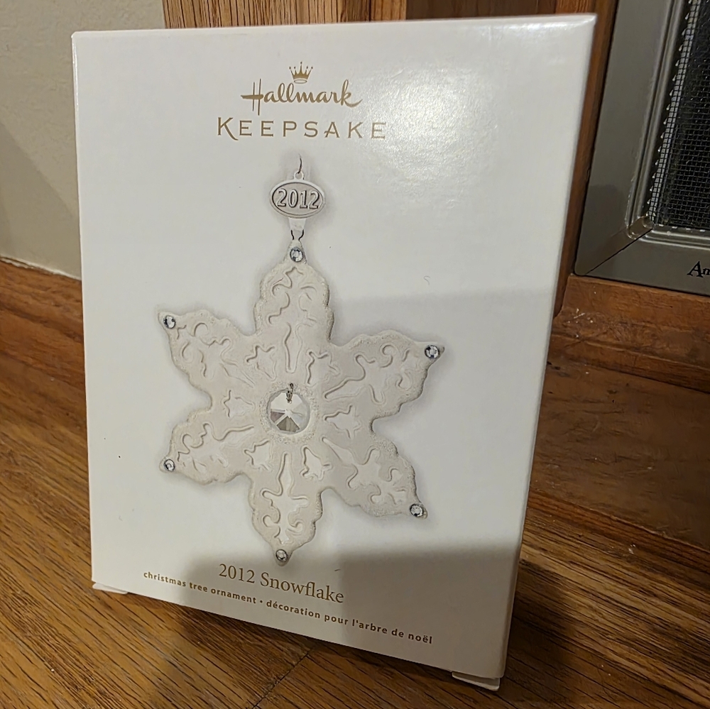 2012 Hallmark Keepsake Porcelain White Snowflake Ornament With Crystal Accents